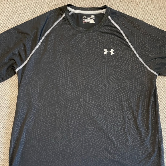 Under Armor T-Shirt - Picture 1 of 3